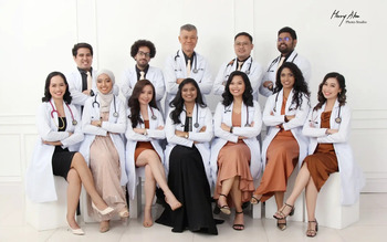 PD grandpa set to be worlds oldest medical grad